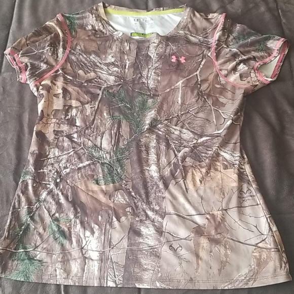 Under Armour Tops - T-shirt